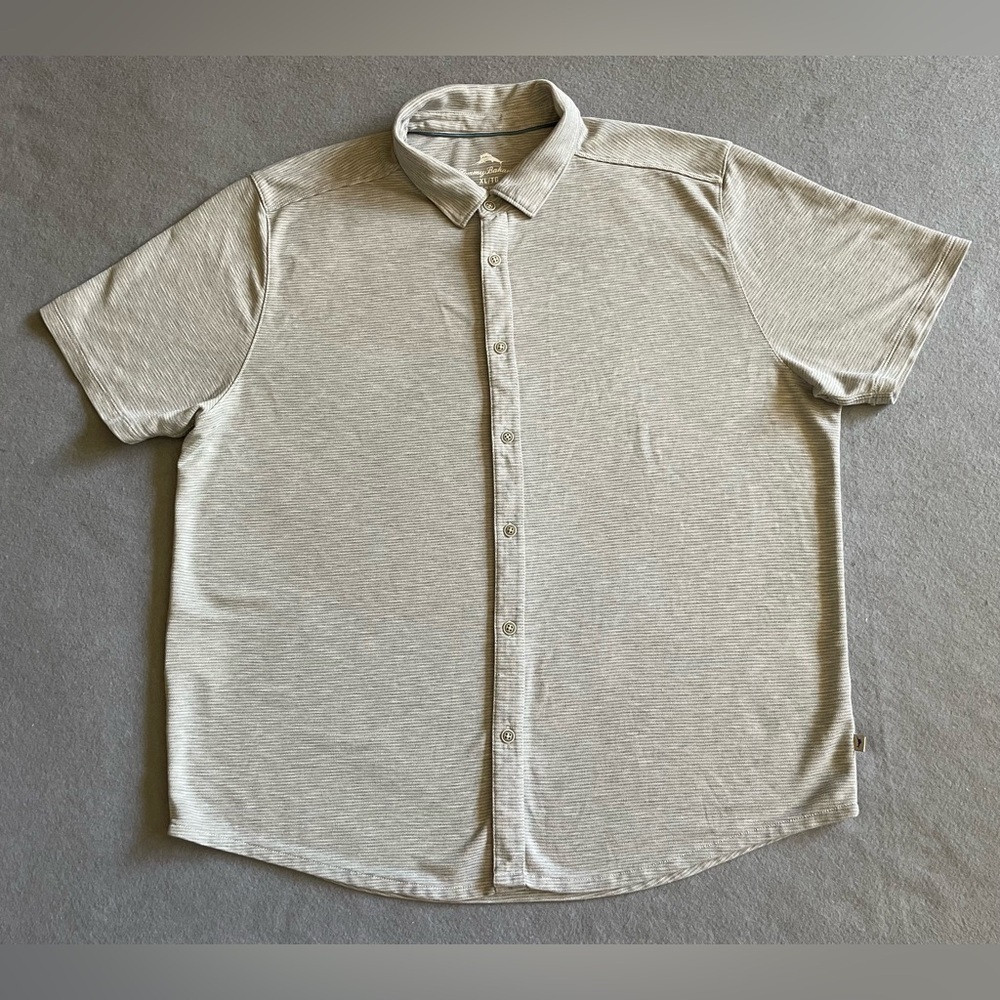 Tommy Bahama Men’s Gray Striped Button Down Size XL